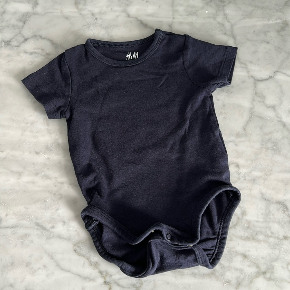 H&M organic cotton baby onesie 4-6m navy blue